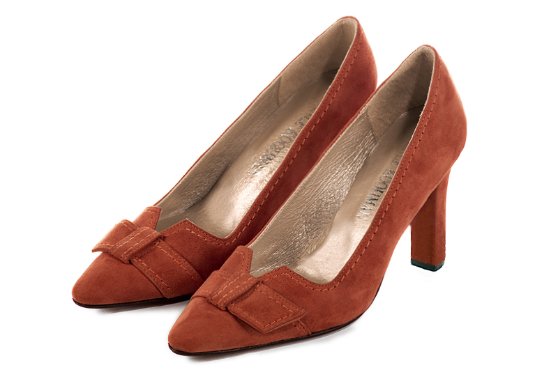 Terracotta orange women's dress pumps, with a knot on the front. Tapered toe. High kitten heels. Front view - Florence KOOIJMAN